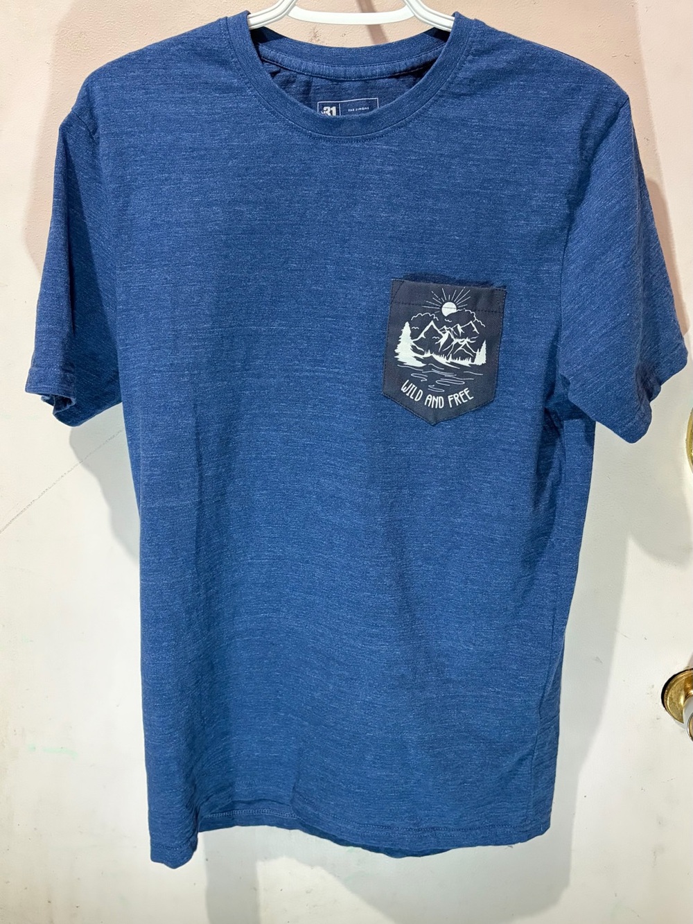 Men's Blue Pocket Graphic Tee - Wild and Free